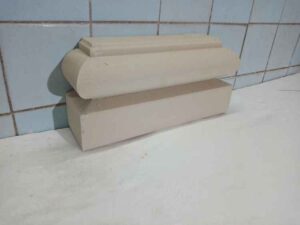 декор из пенопласта, пилястры из пенопласта купить, база пилястры из пенопласта, база угловая пилястра из пенополистерола, база пилястры на фасаде,